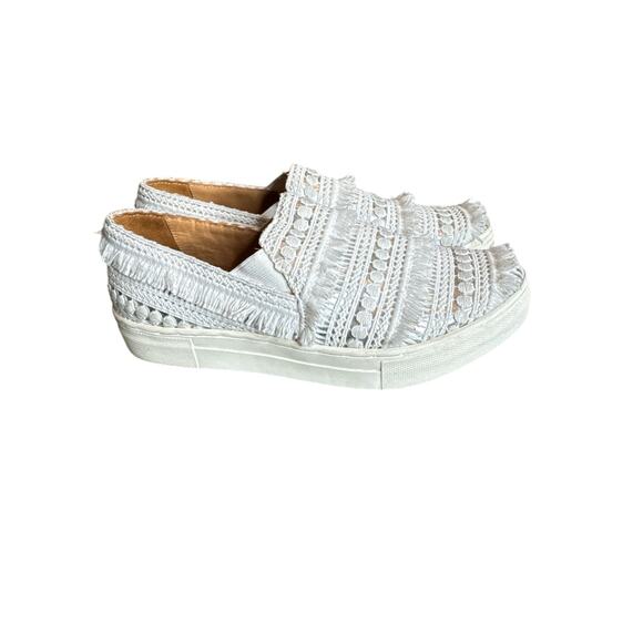Seychelles Floral Lace Eyelet Fringe Metallic White Slip on Sneakers Sz: 8 - Picture 1 of 10
